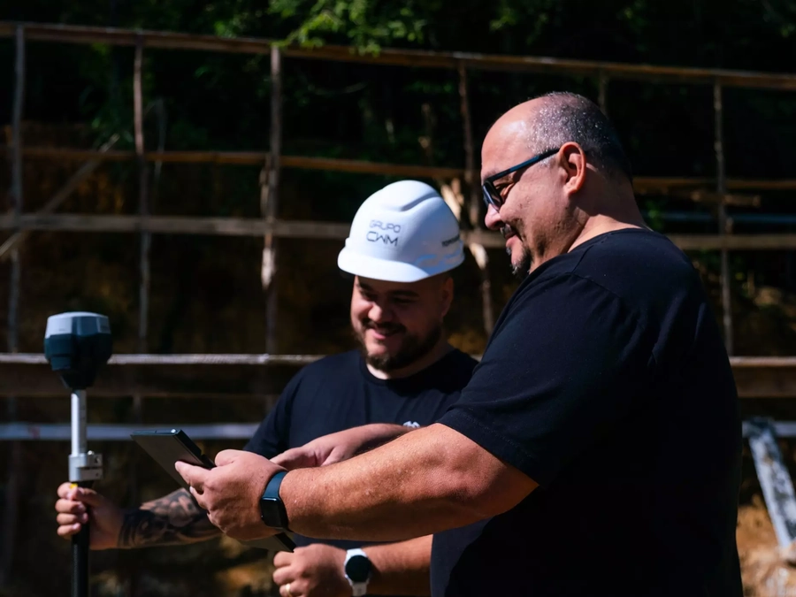 Equipe em trabalho de campo